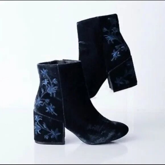 Kenneth Cole Renna Velvet Winter Whimsical Floral Chic Embroidered Boots Blue - Picture 1 of 15